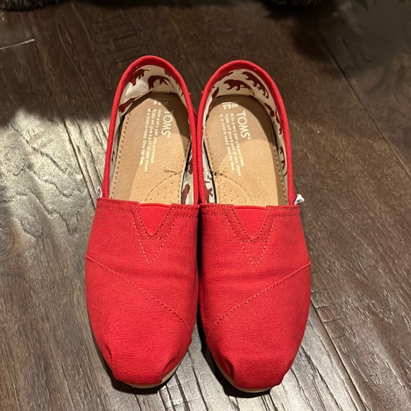 Classic Red Toms - Picture 1 of 5